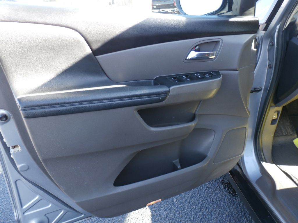 2016 Honda Odyssey Image 8