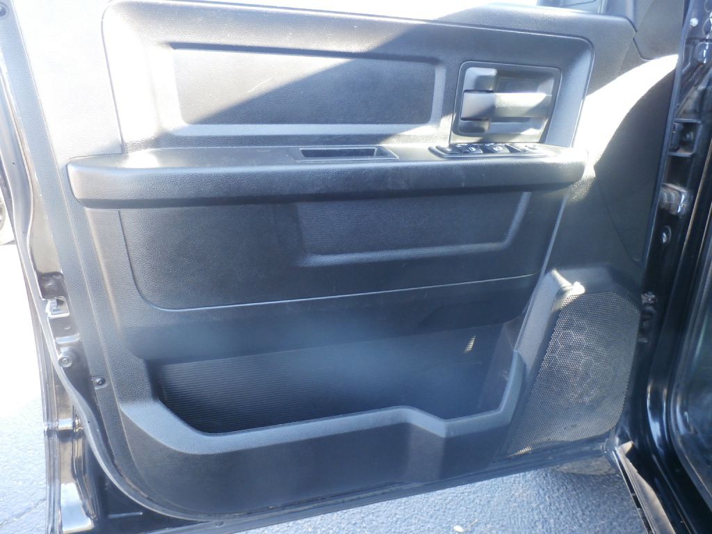 2019 RAM 1500 Image 6