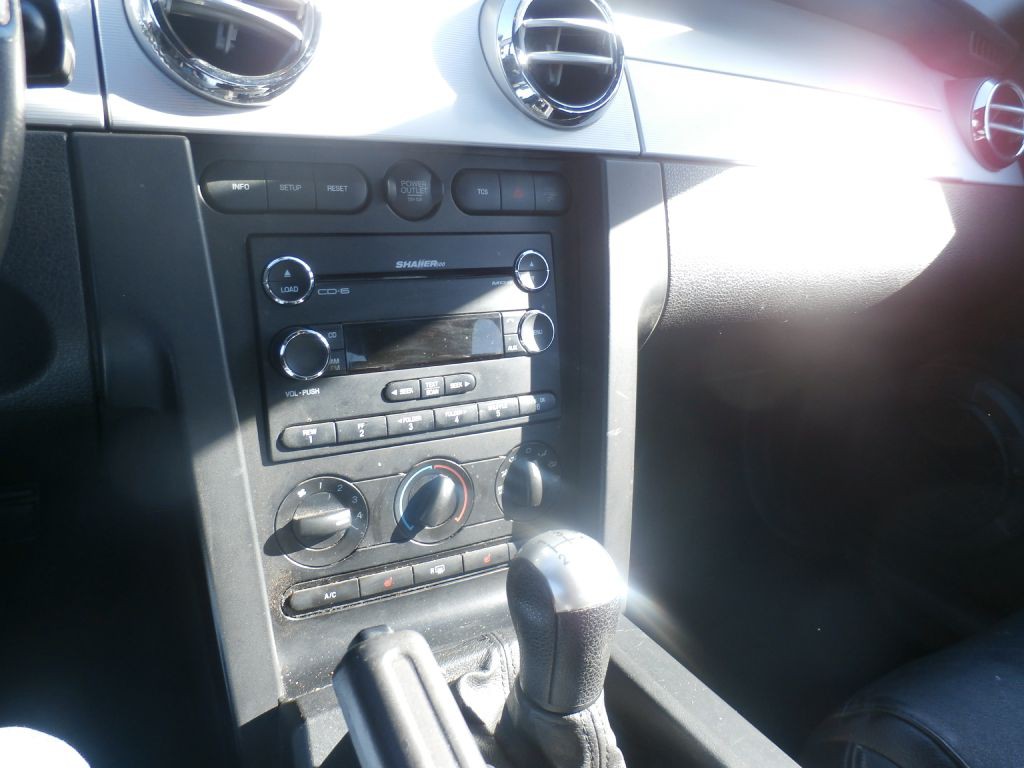 2009 Ford Mustang Image 8