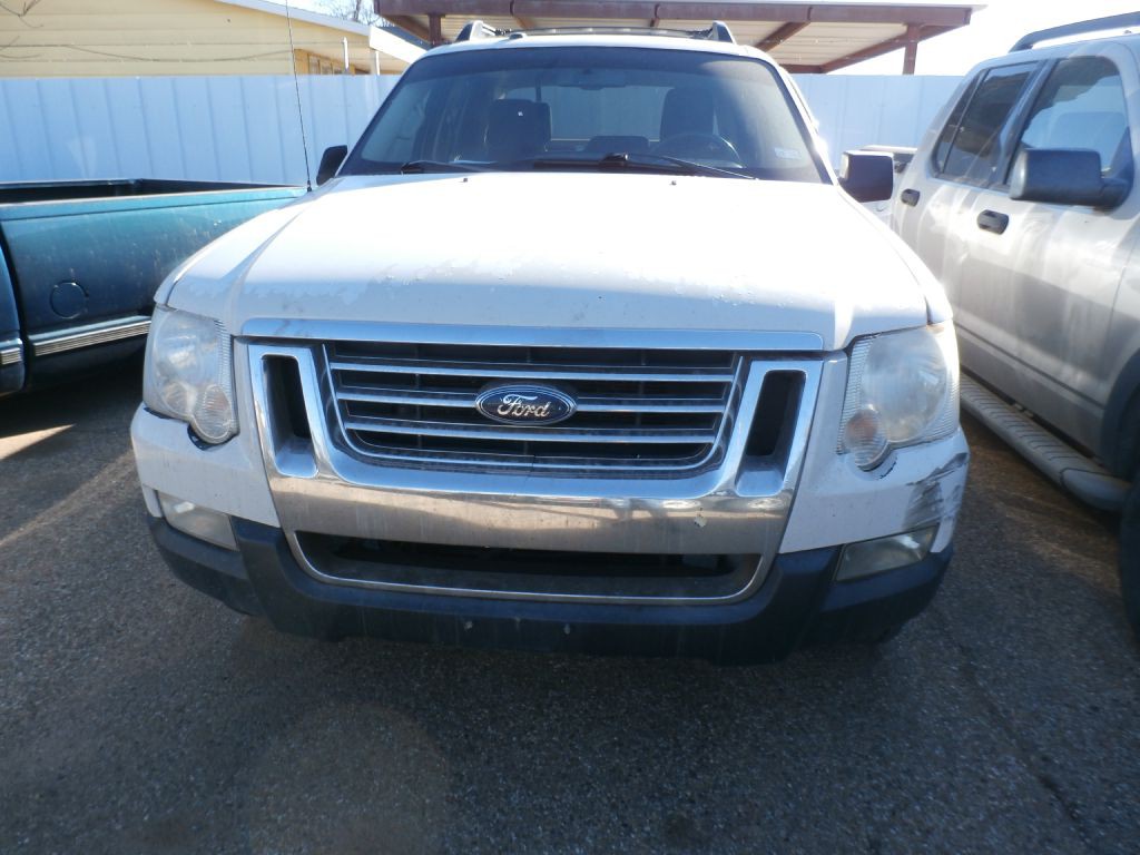 2010 Ford Explorer Image 2