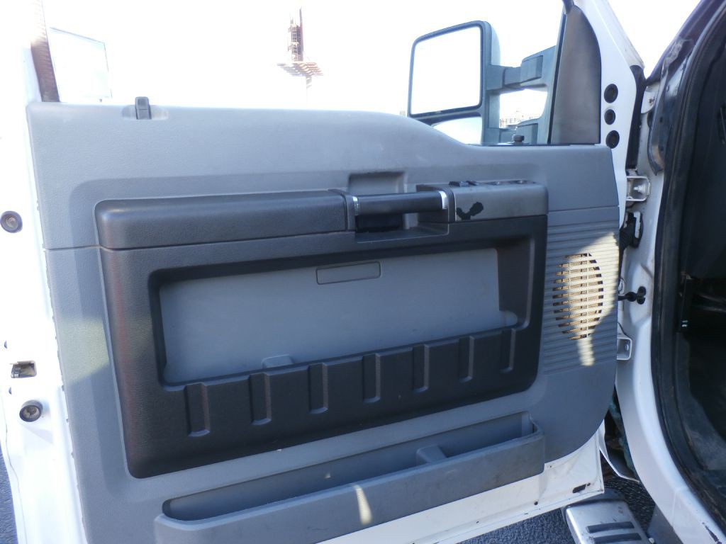 2011 Ford F-350 Image 6
