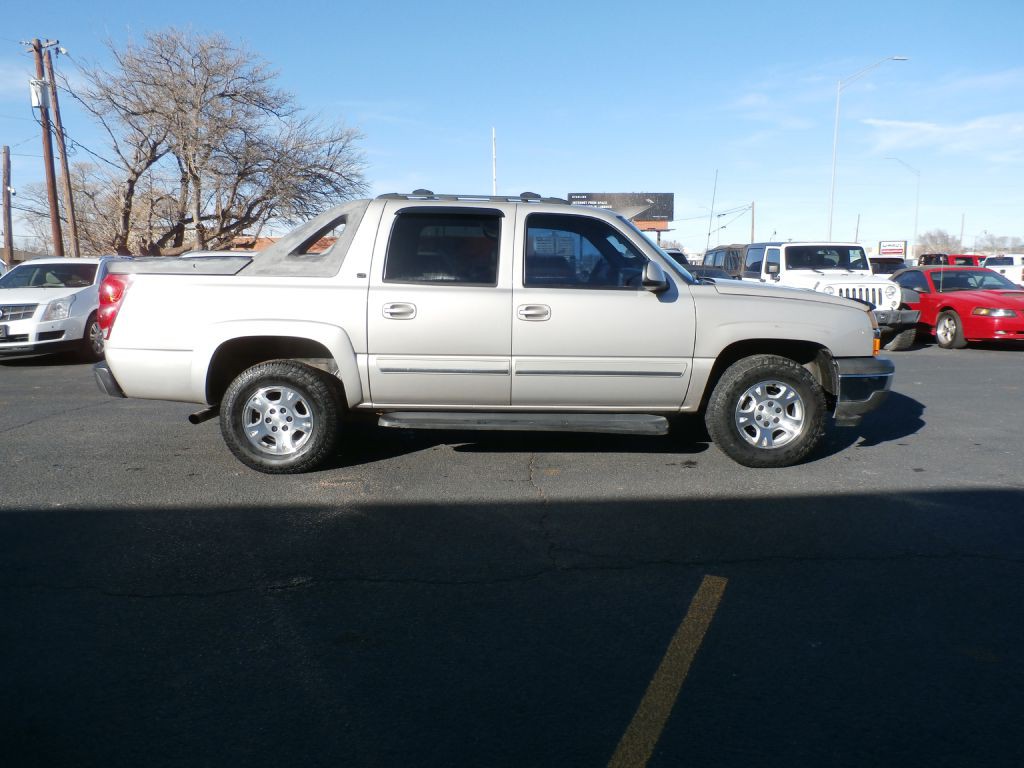 2006 Chevrolet Avalanche Image 1