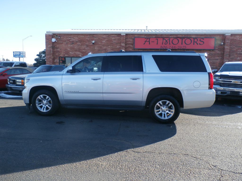 2017 Chevrolet Suburban Image 3