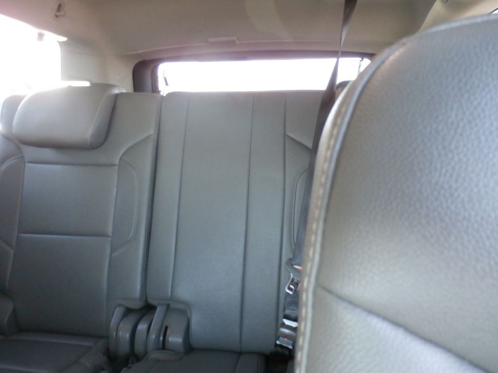 2017 Chevrolet Suburban Image 6