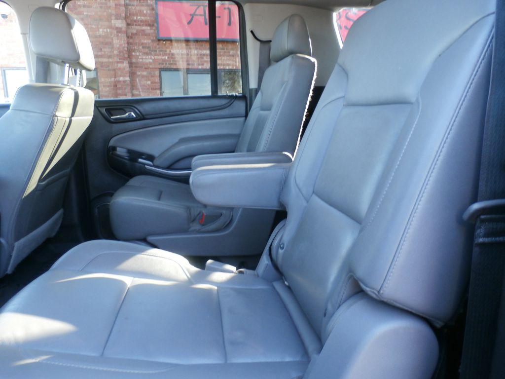 2017 Chevrolet Suburban Image 7