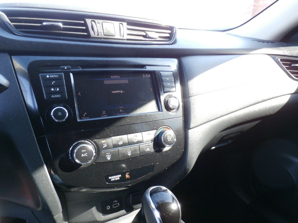 2018 Nissan Rogue Image 9