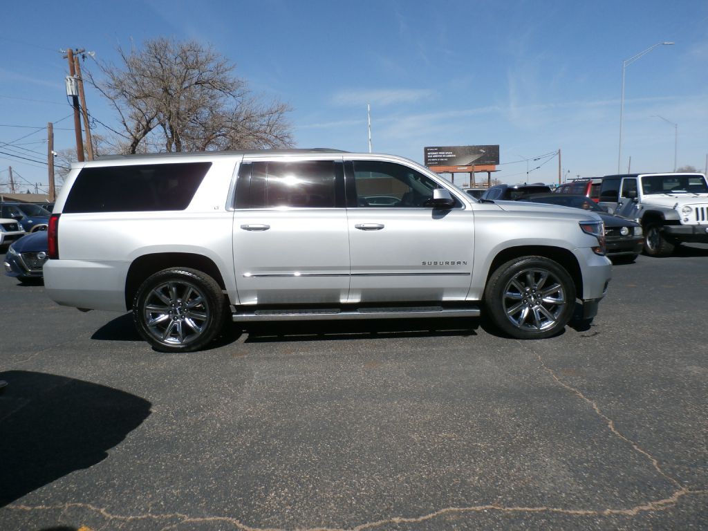 2018 Chevrolet Suburban Image 1