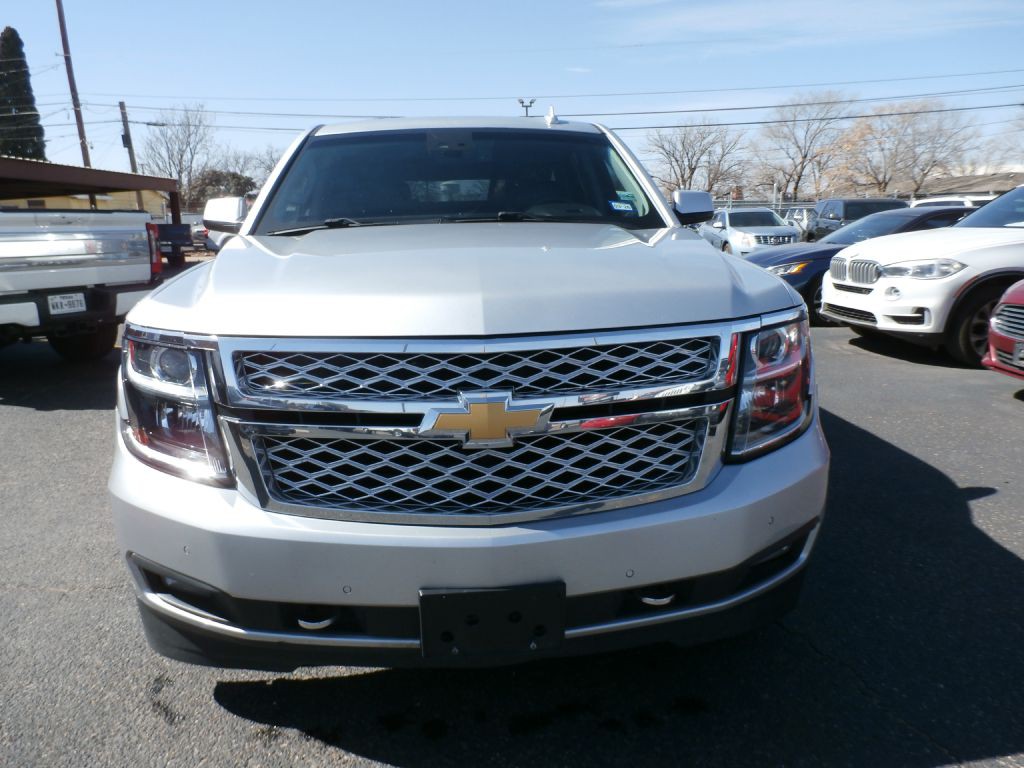 2018 Chevrolet Suburban Image 2