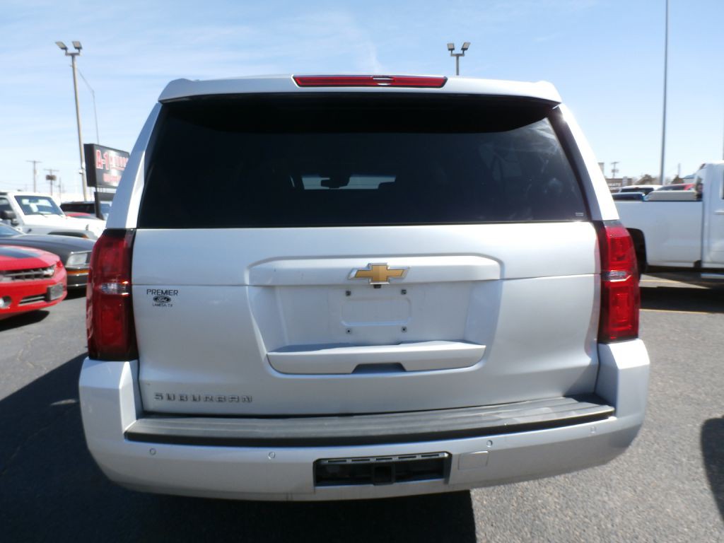 2018 Chevrolet Suburban Image 4
