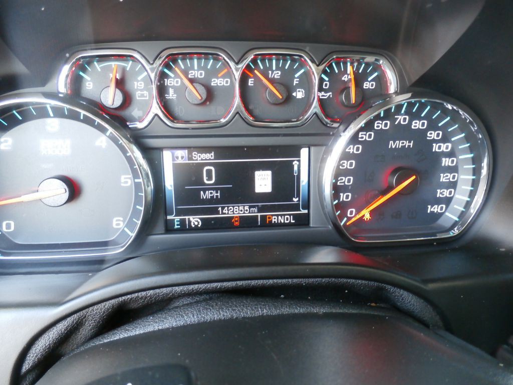 2018 Chevrolet Suburban Image 12