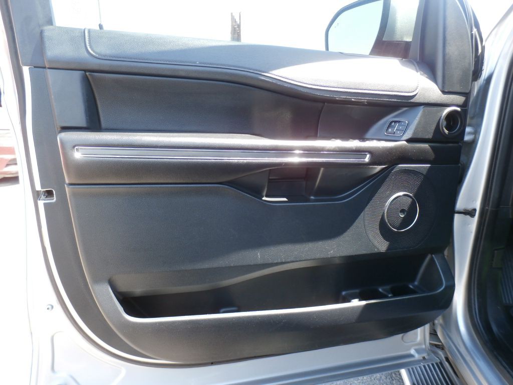 2020 Ford Expedition Image 8