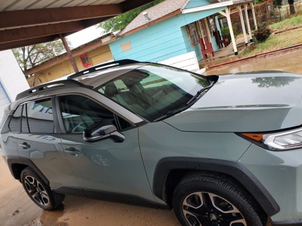 2019 Toyota Rav4 Image 2