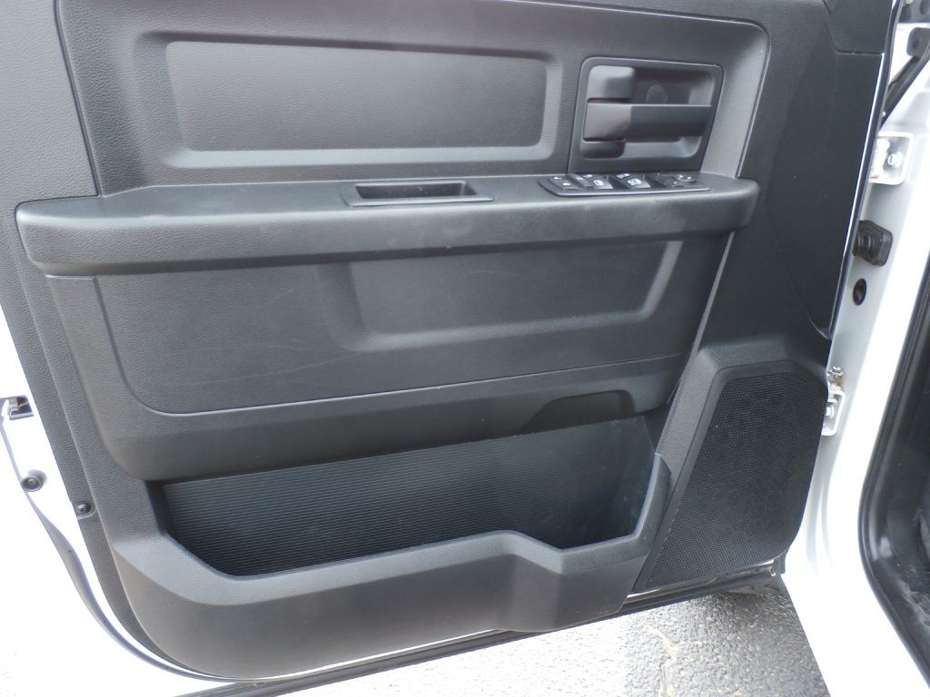 2017 RAM 1500 Image 6
