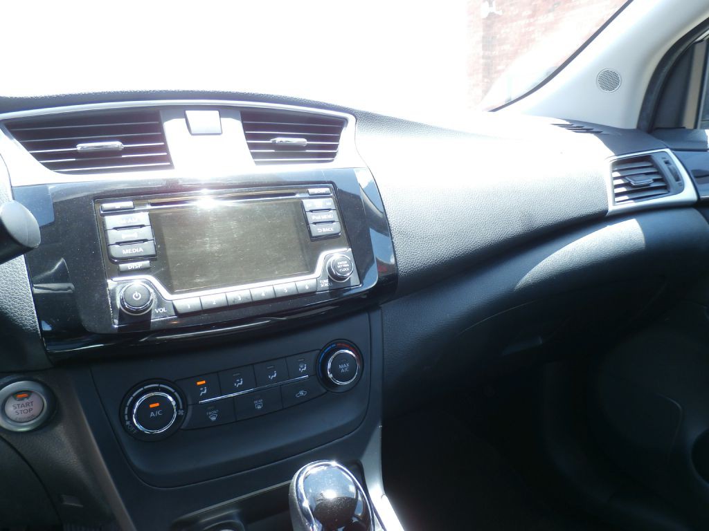 2017 Nissan Sentra Image 7