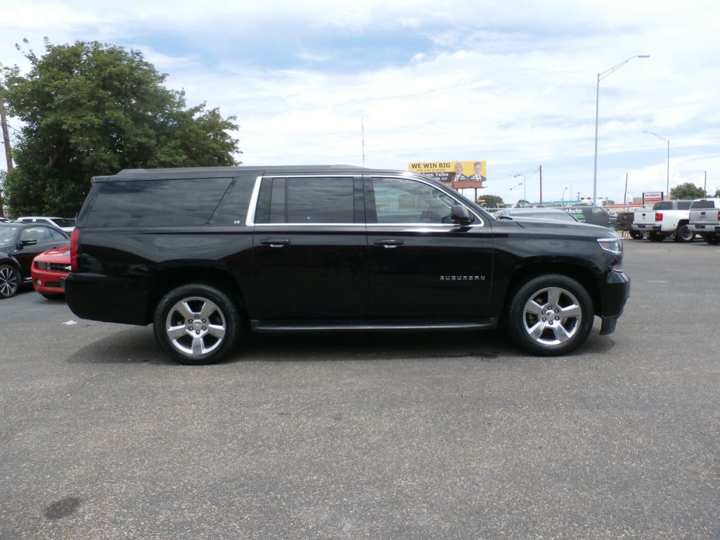 2017 Chevrolet Suburban Image 1