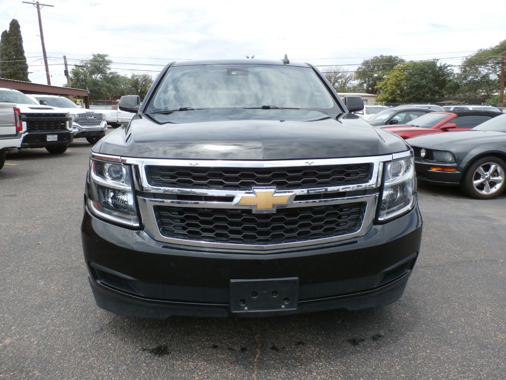 2017 Chevrolet Suburban Image 2