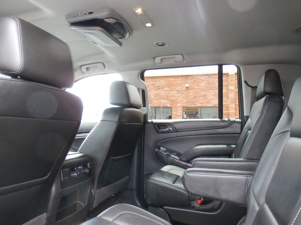2017 Chevrolet Suburban Image 7