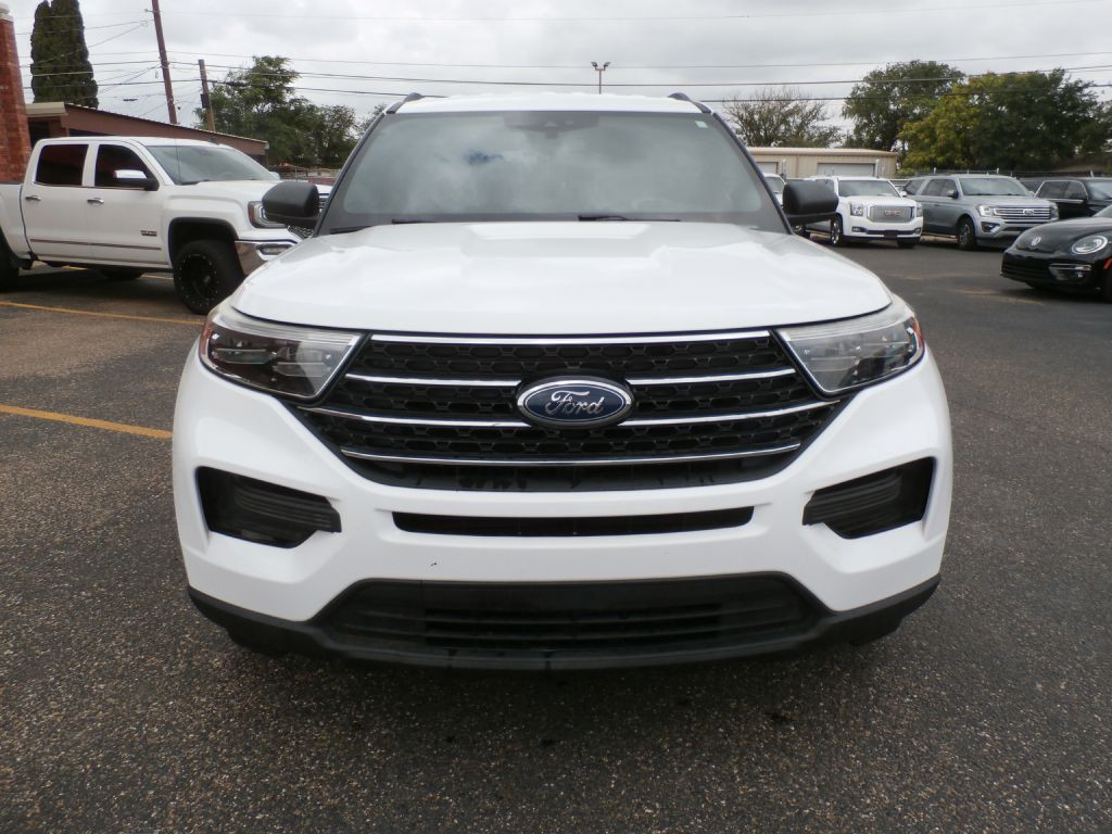 2020 Ford Explorer Image 2