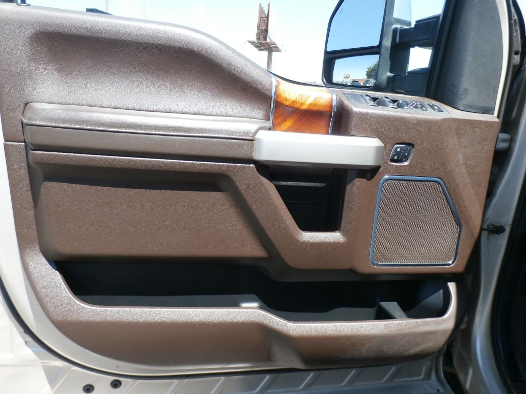 2017 Ford F-250 Image 6