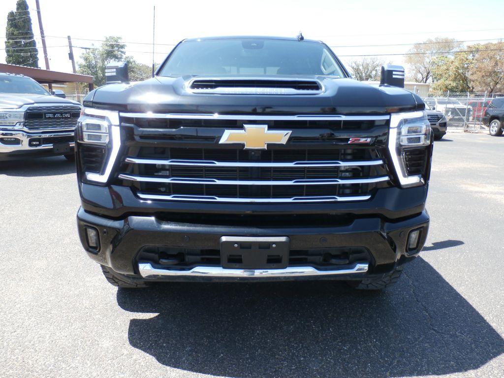 2024 Chevrolet Silverado 1500 Image 2