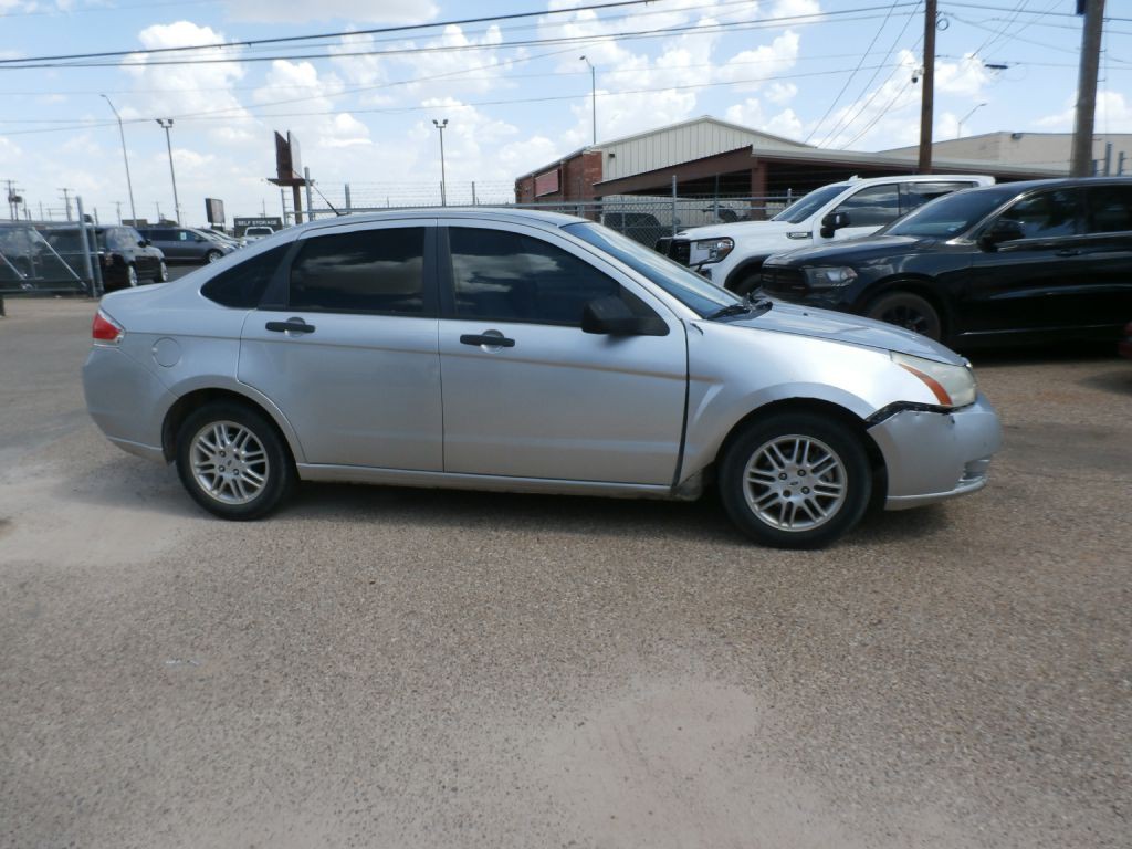 2011 Ford Focus Image 3
