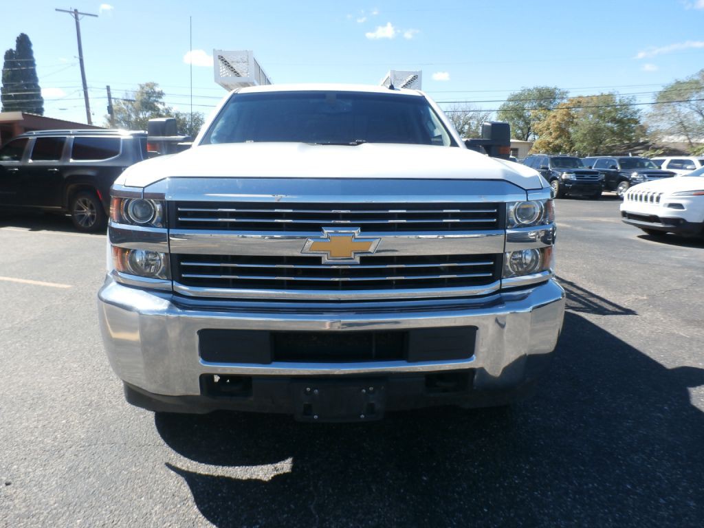 2017 Chevrolet Silverado 1500 Image 2
