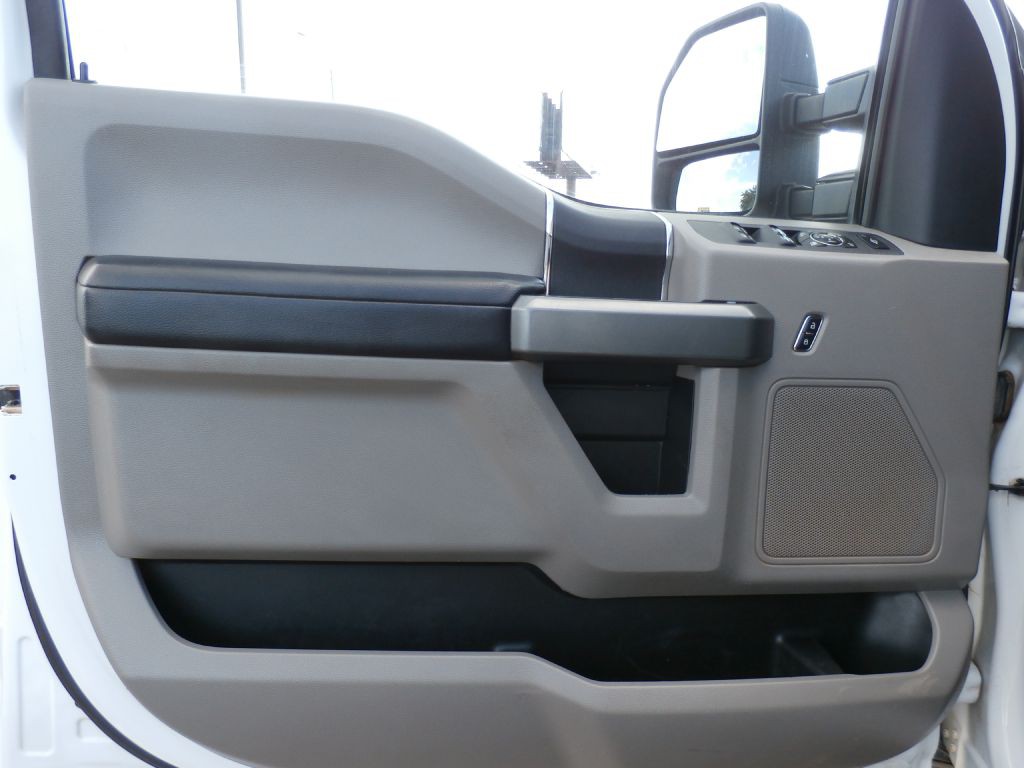 2017 Ford F-250 Image 6
