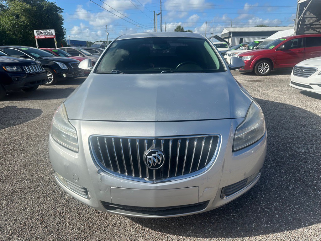 2011 Buick Regal Image 2