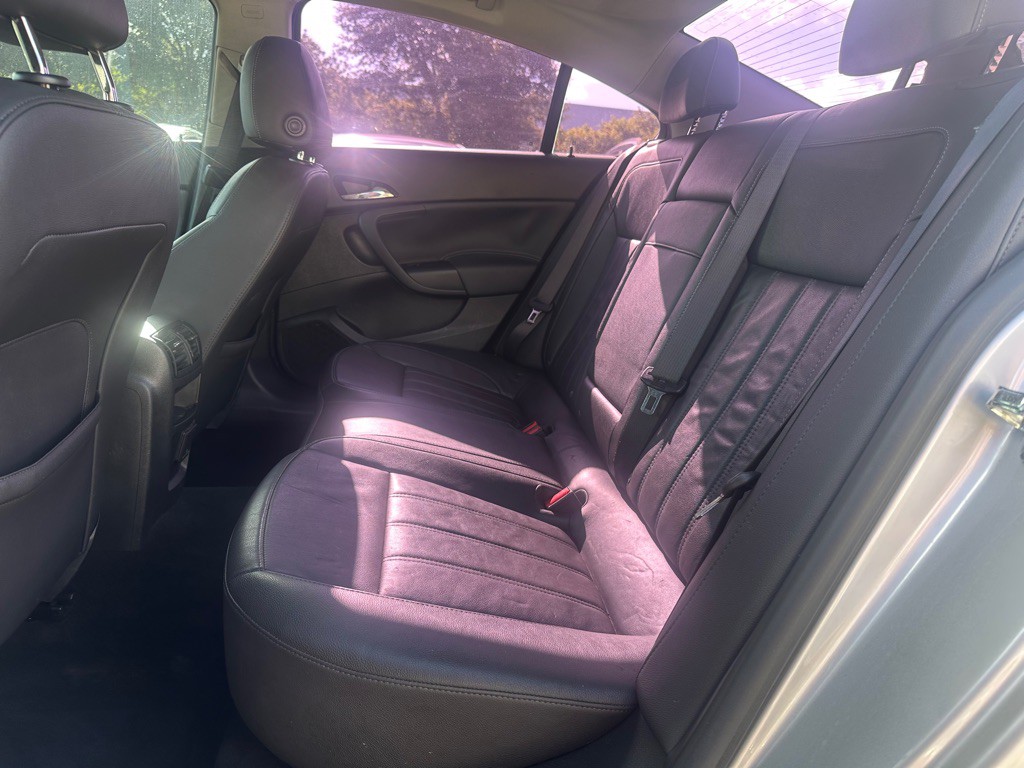 2011 Buick Regal Image 15