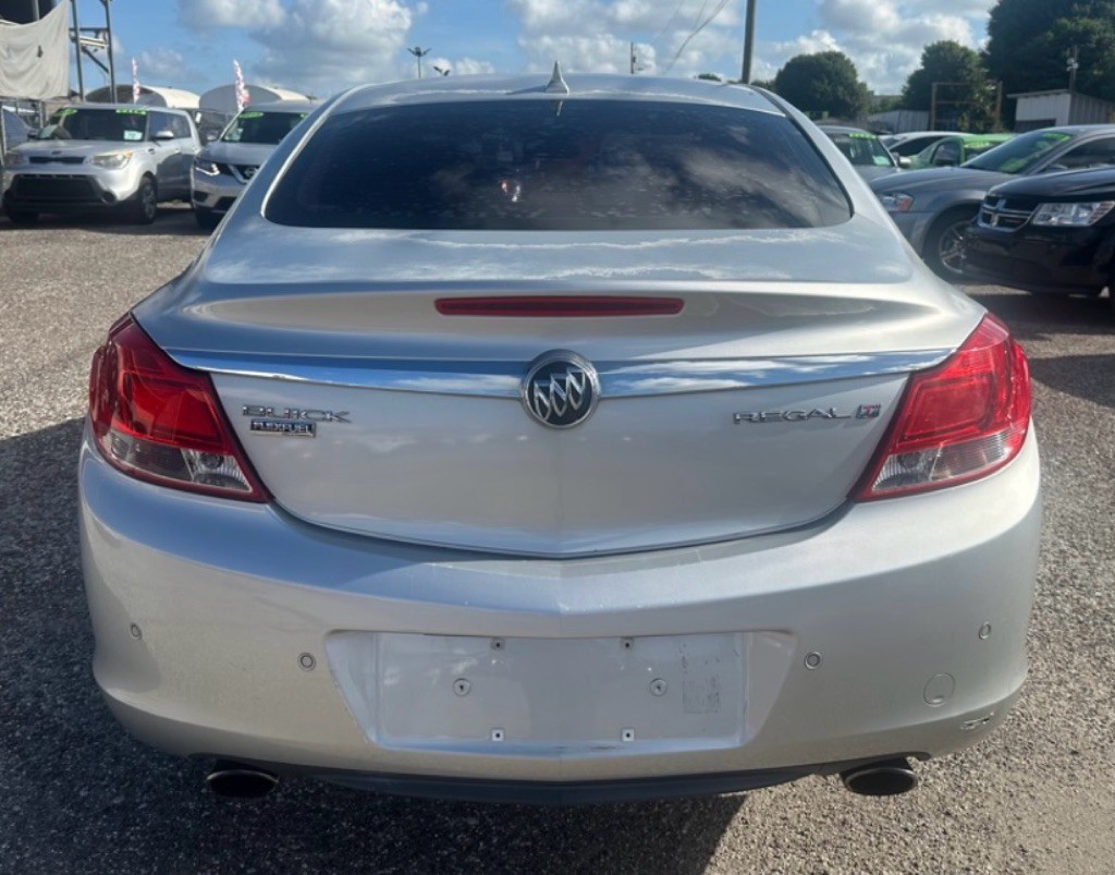 2011 Buick Regal Image 18