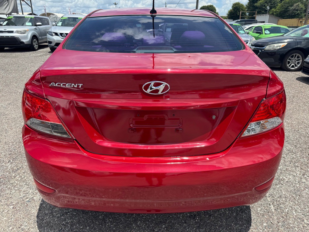 2013 Hyundai Accent Image 5