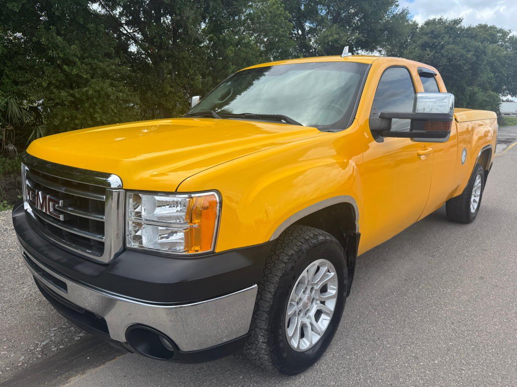2013 GMC Sierra Image 2