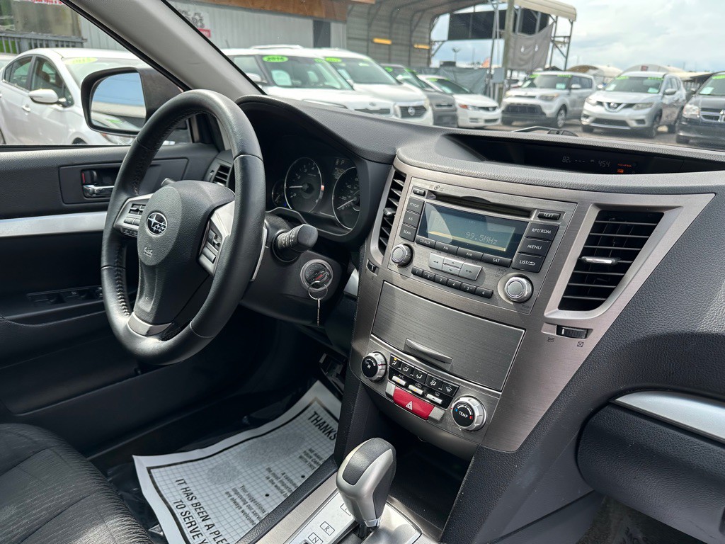2012 Subaru Outback Image 8