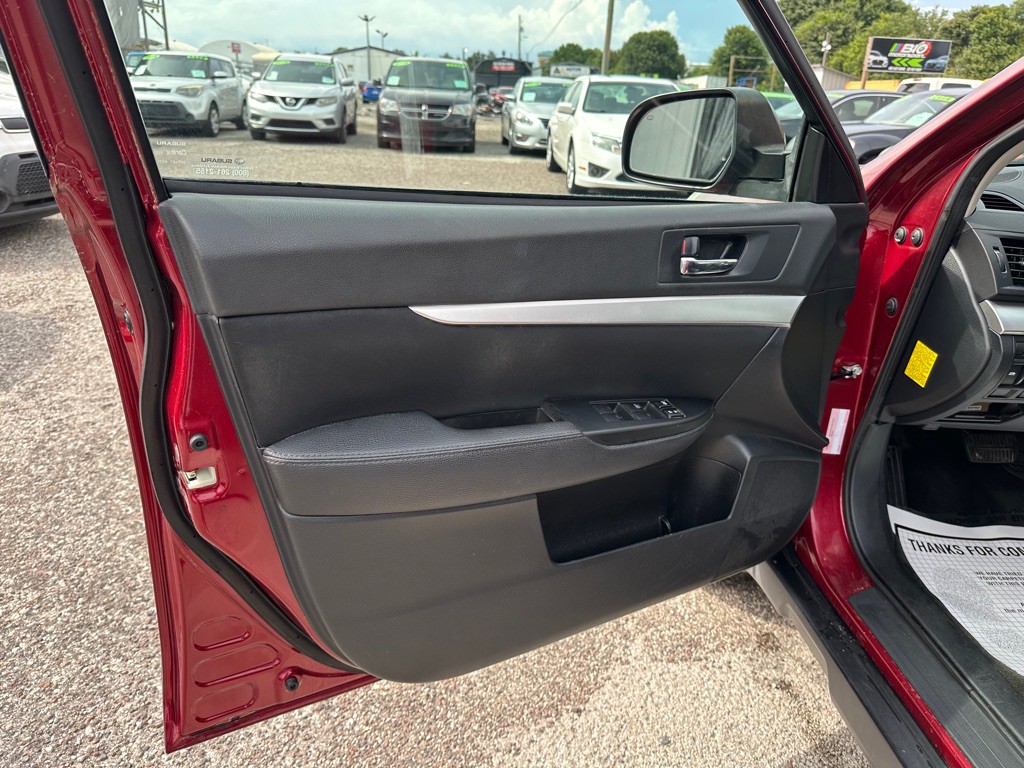2012 Subaru Outback Image 11
