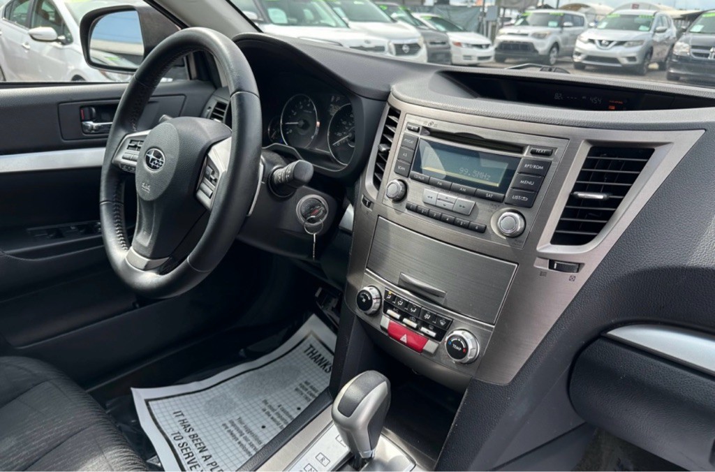 2012 Subaru Outback Image 25