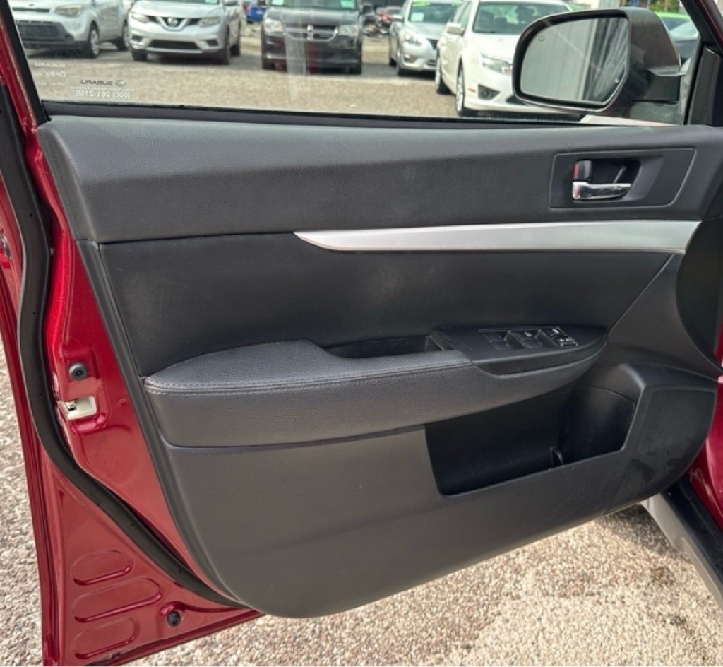 2012 Subaru Outback Image 28