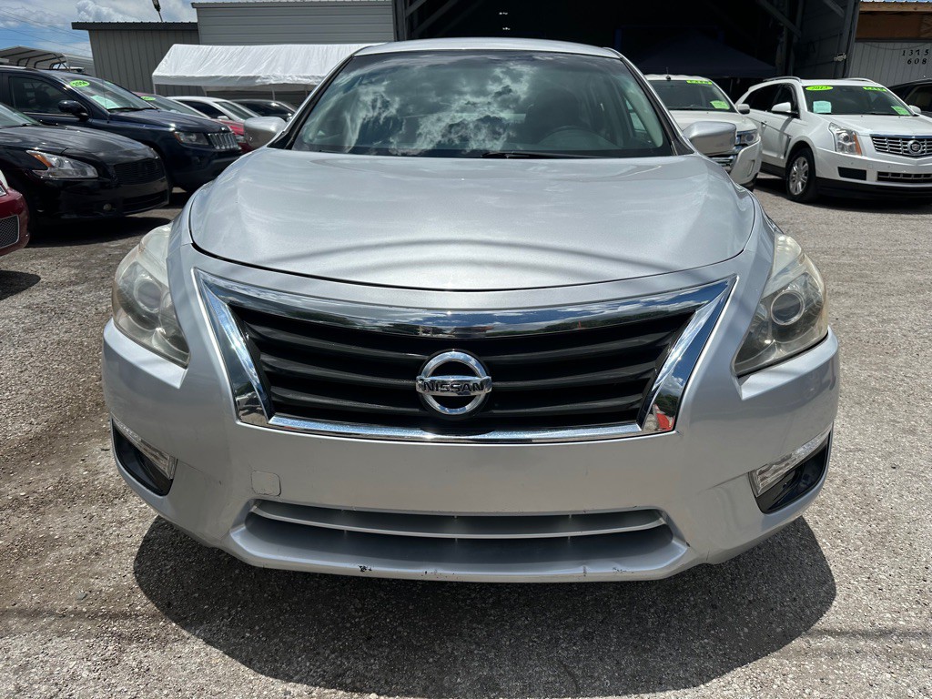 2015 Nissan Altima Image 2
