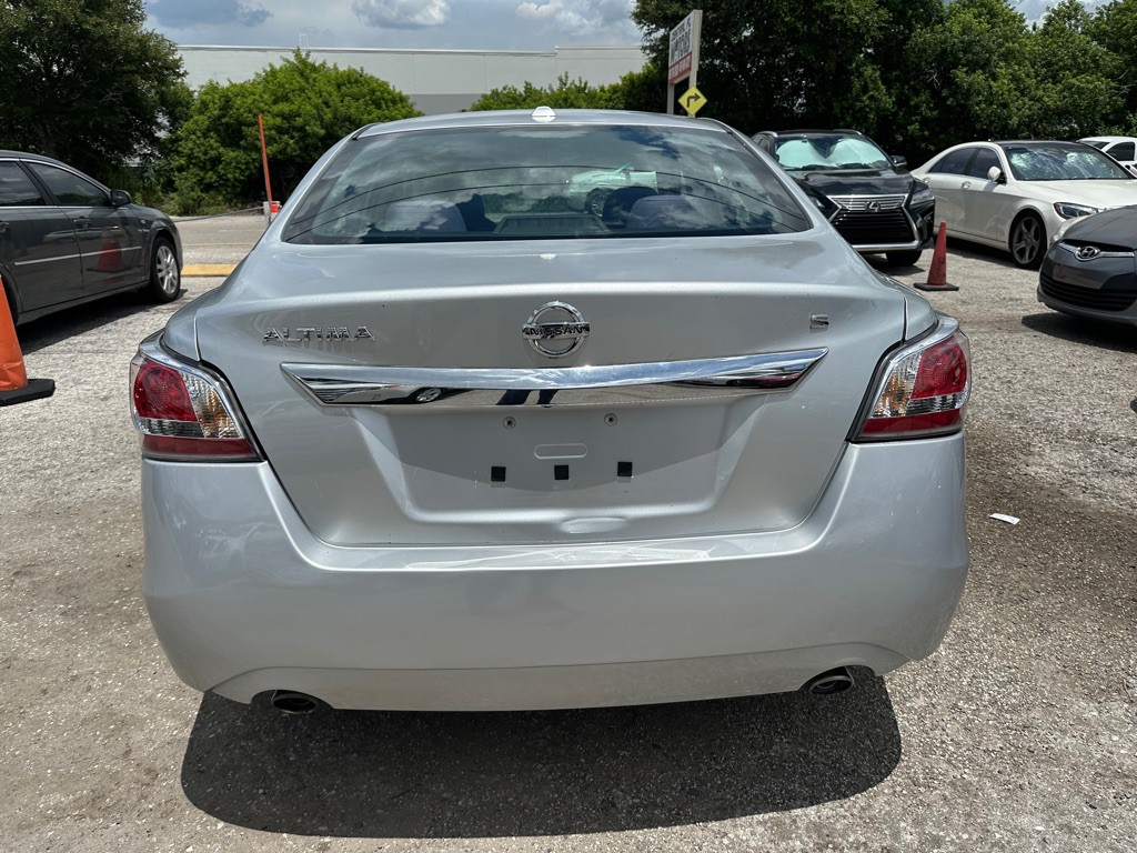 2015 Nissan Altima Image 5
