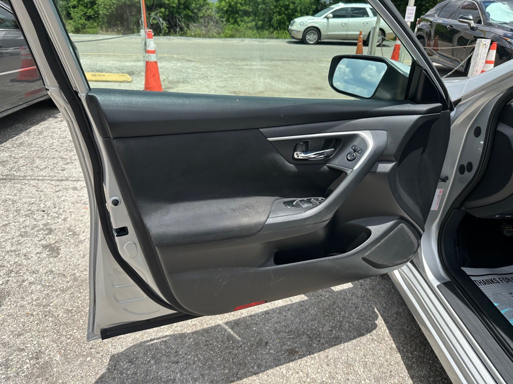 2015 Nissan Altima Image 11