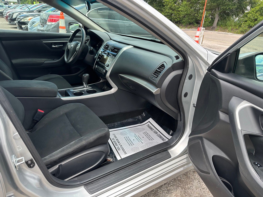 2015 Nissan Altima Image 12