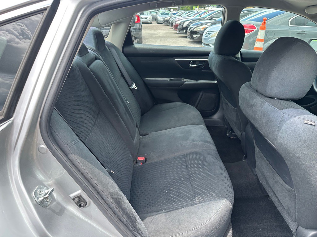 2015 Nissan Altima Image 14