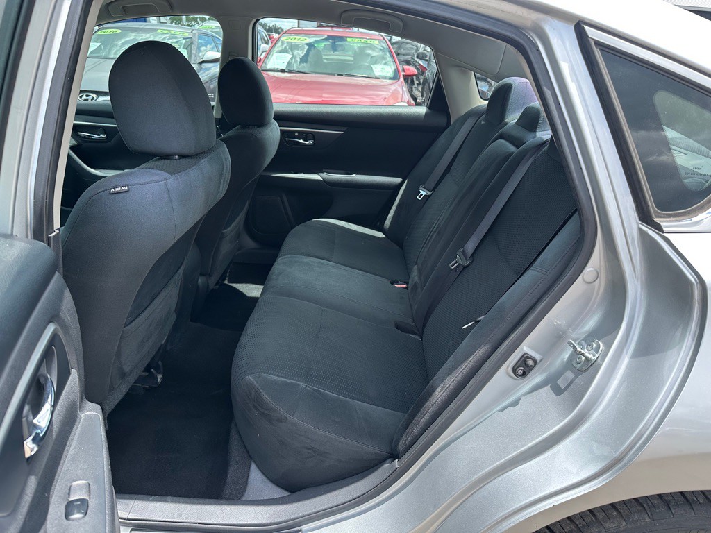 2015 Nissan Altima Image 15
