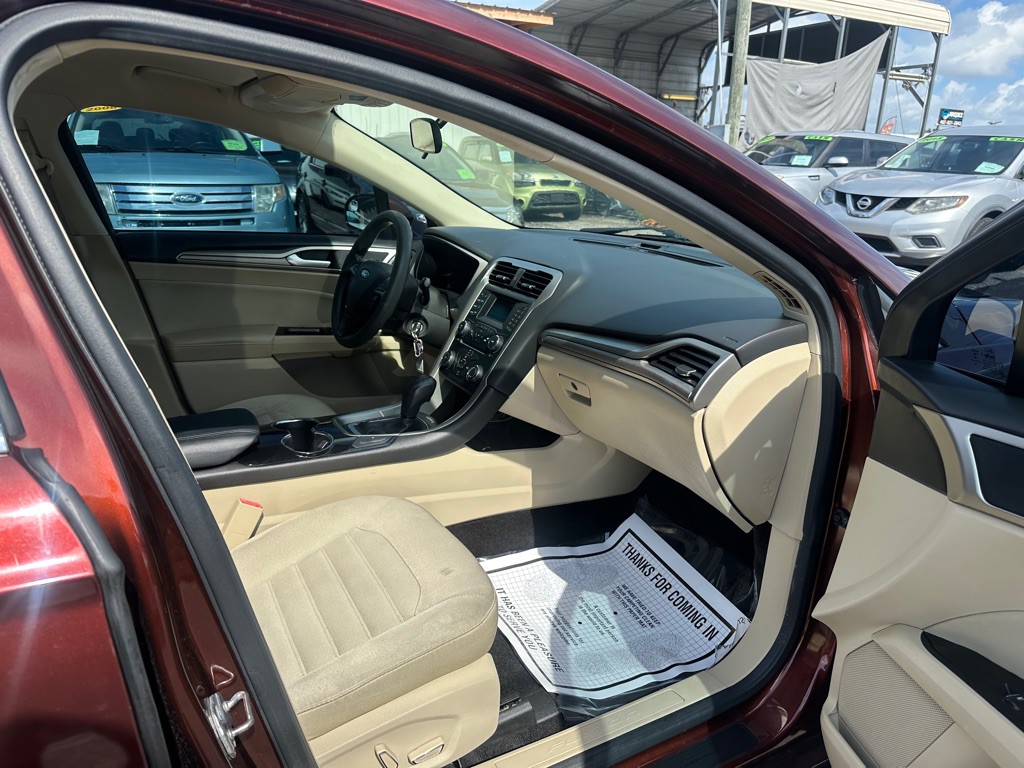 2015 Ford Fusion Image 12