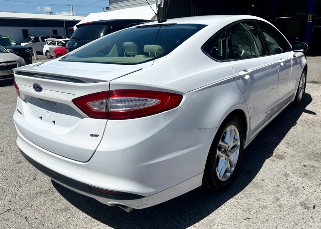 2013 Ford Fusion Image 2