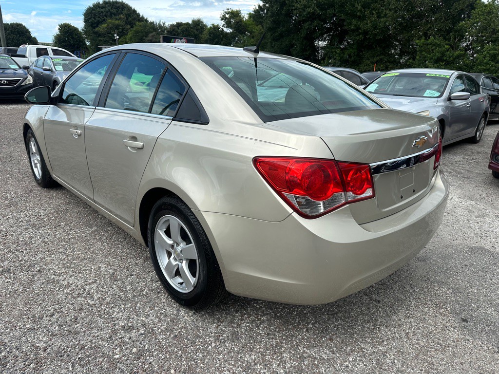 2014 Chevrolet Cruze Image 4