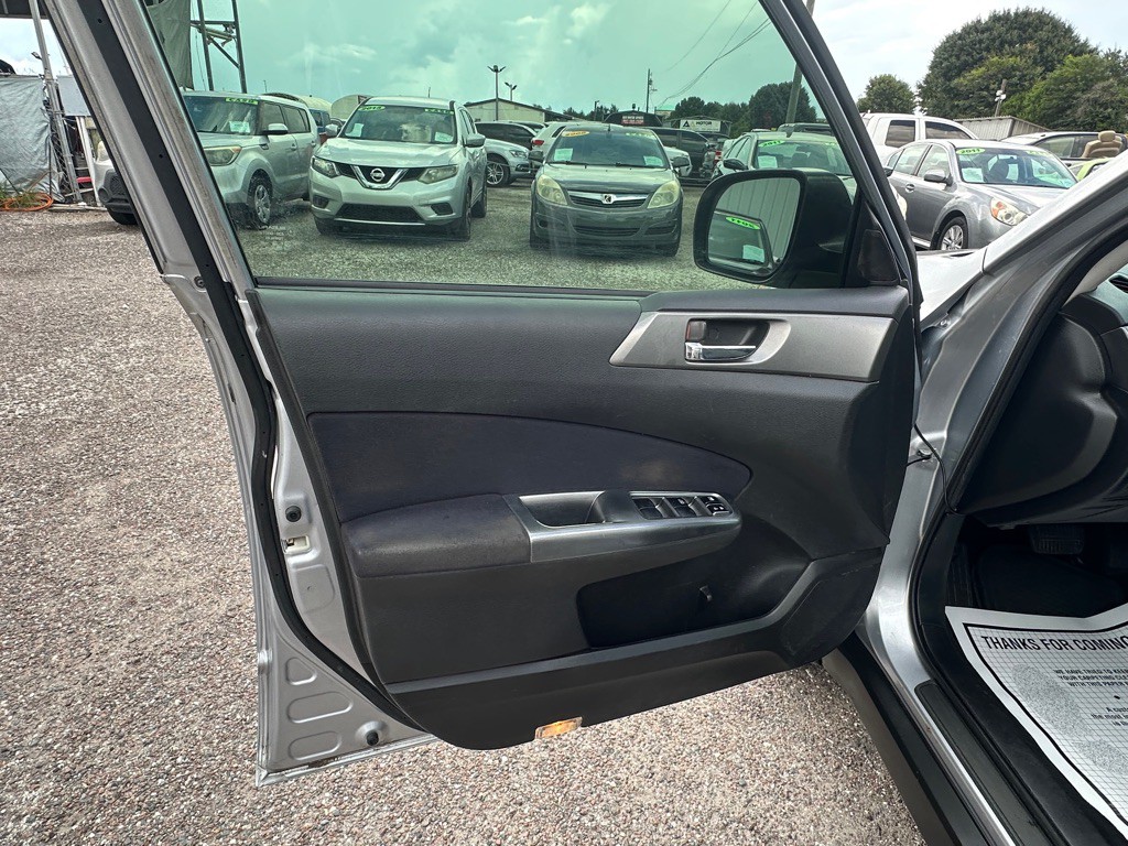 2013 Subaru Forester Image 11