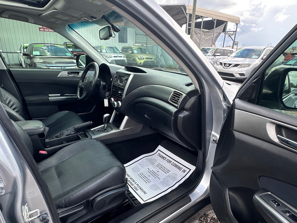 2013 Subaru Forester Image 12