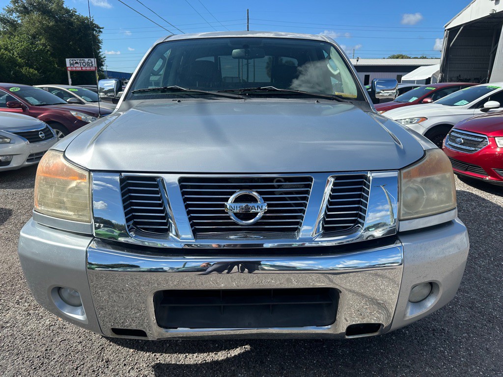 2010 Nissan Titan Image 2