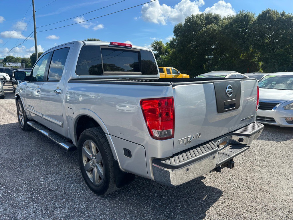 2010 Nissan Titan Image 4