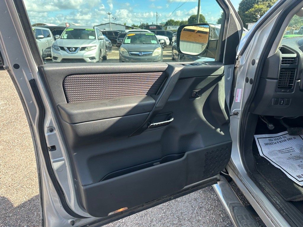 2010 Nissan Titan Image 11